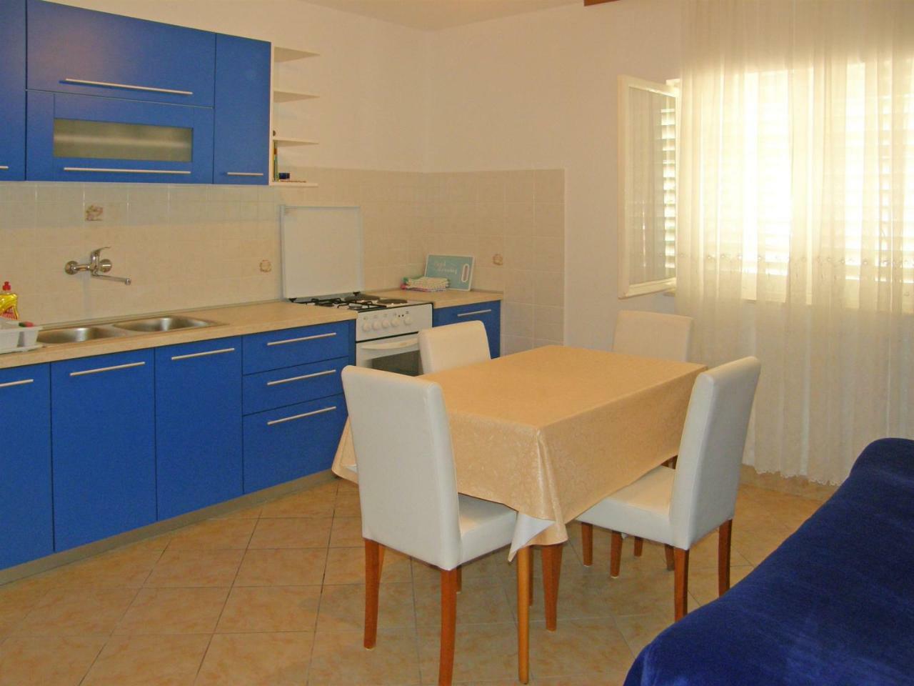 Apartments Dijo Primošten Rom bilde