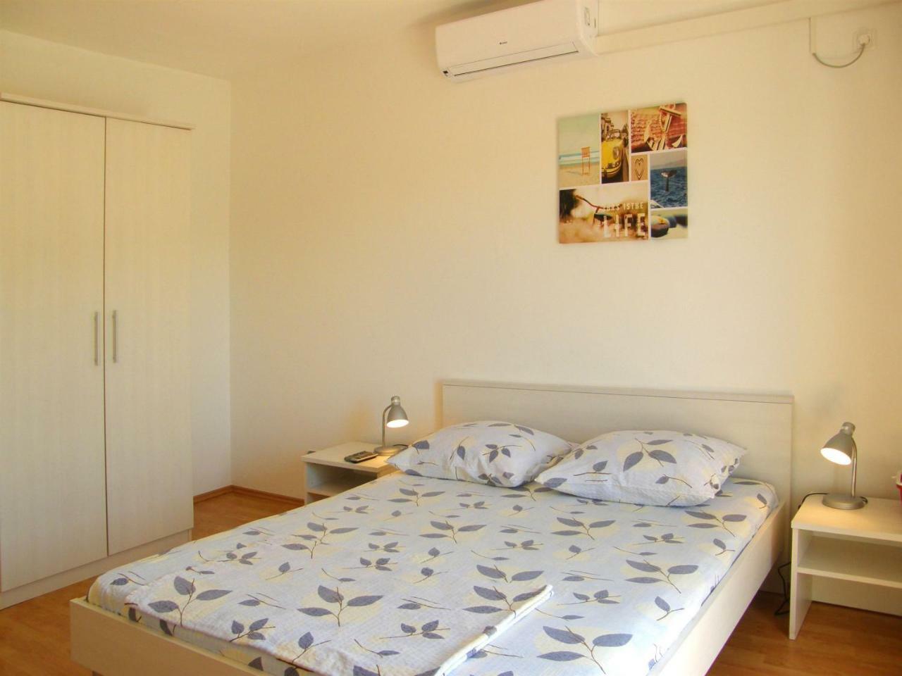 Apartments Dijo Primošten Rom bilde